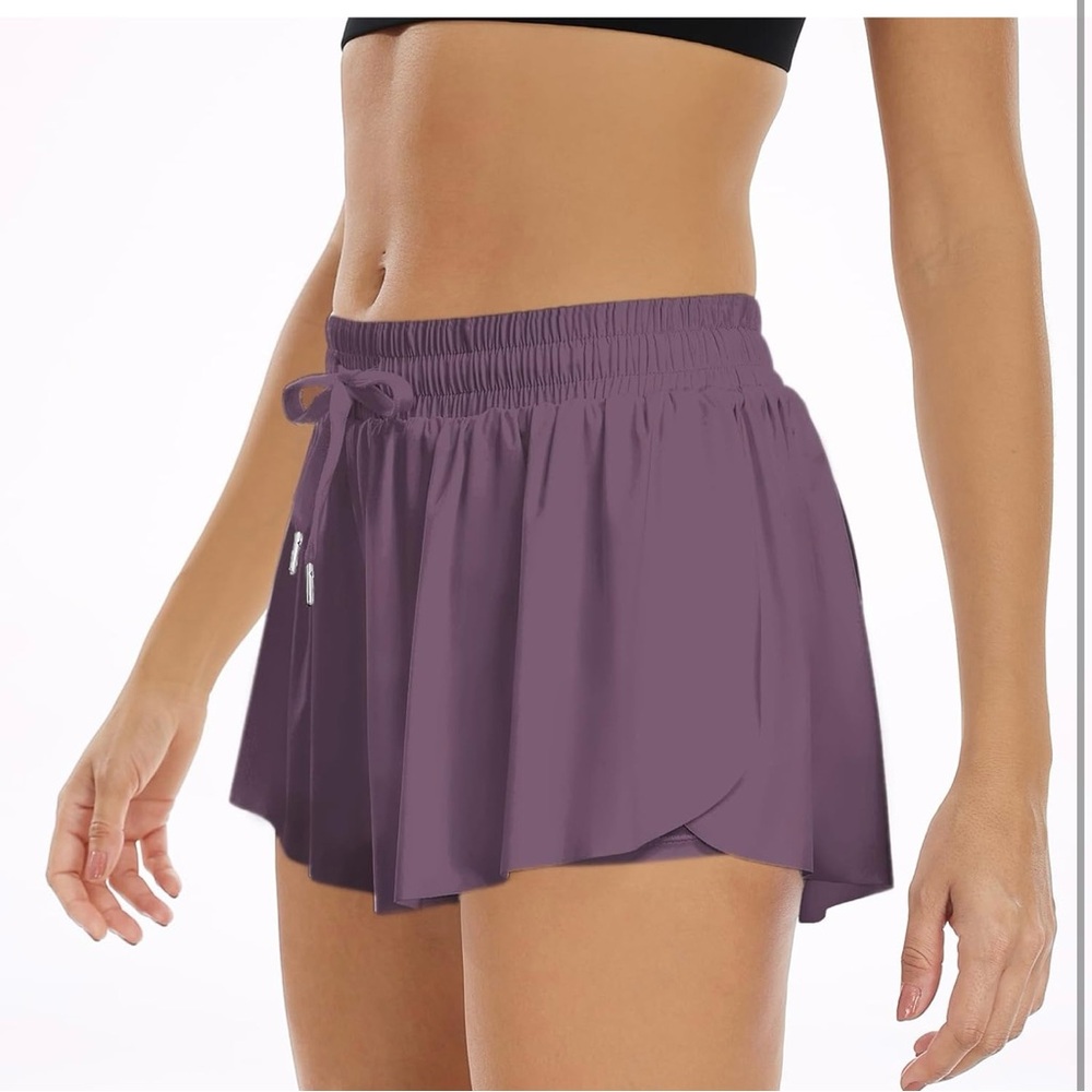 Women’s Shorts - Size M - Picture 3 of 14